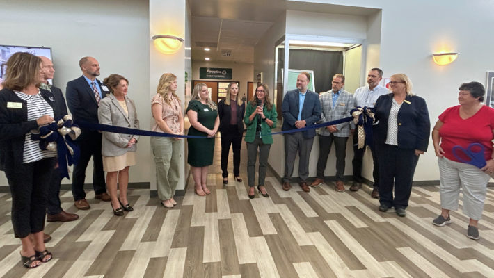 Washington State College of Ohio and Peoples Bank Foundation Celebrate Naming of Student Market